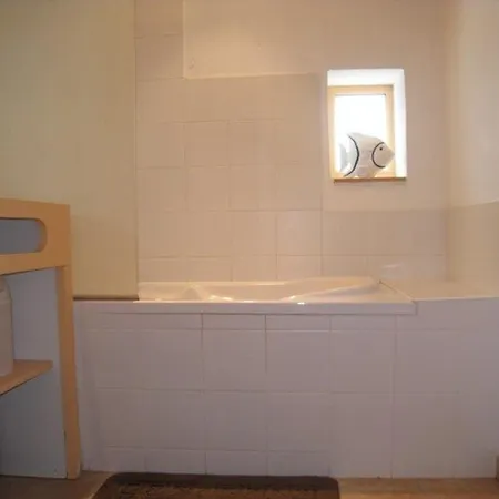 Maison Rénovée Près Plage, 6 Couchages, Terrasse, Bbq, Parking, Internet Inclus - Fr-1-224b-588 *